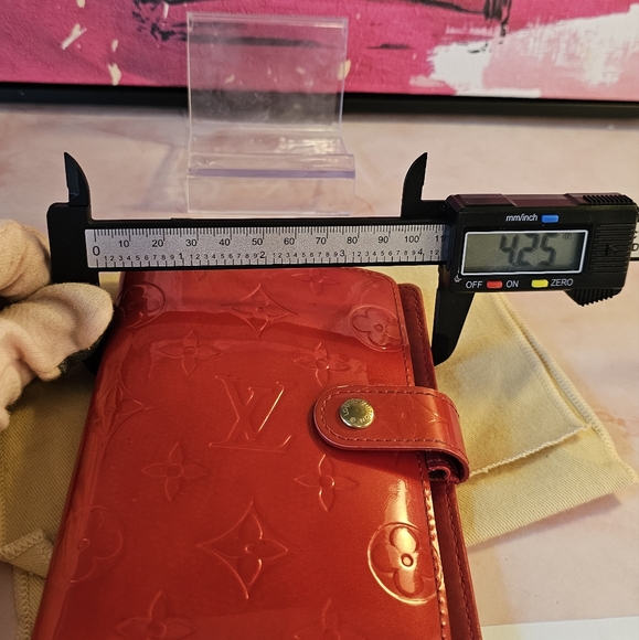 ✨ Louis Vuitton Vernis Agenda Cover w/Pen in Pomme D'Amour Red Vintage✨ - Picture 13 of 16